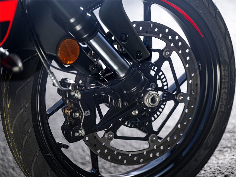 Aprilia Tuono 457 – galerie 5